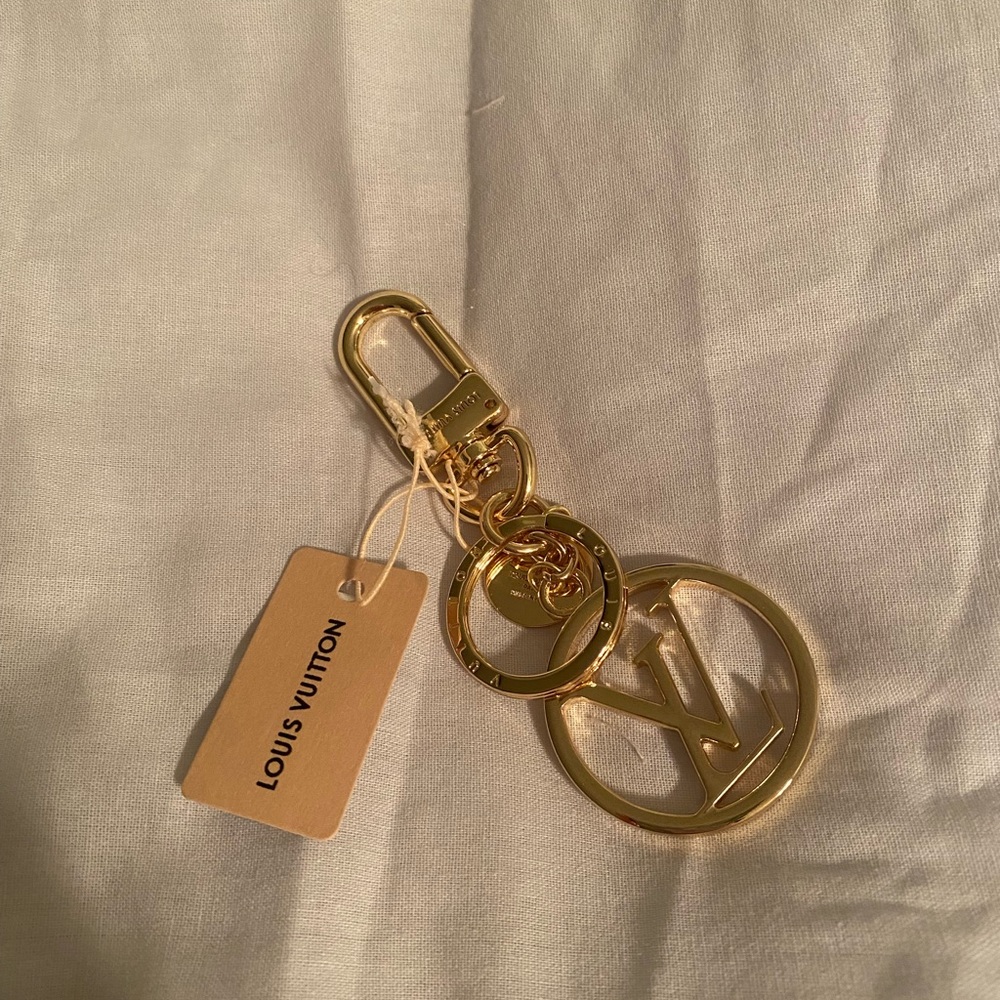 Louis Vuitton LV Circle M68000 Bag Charm and Keychain